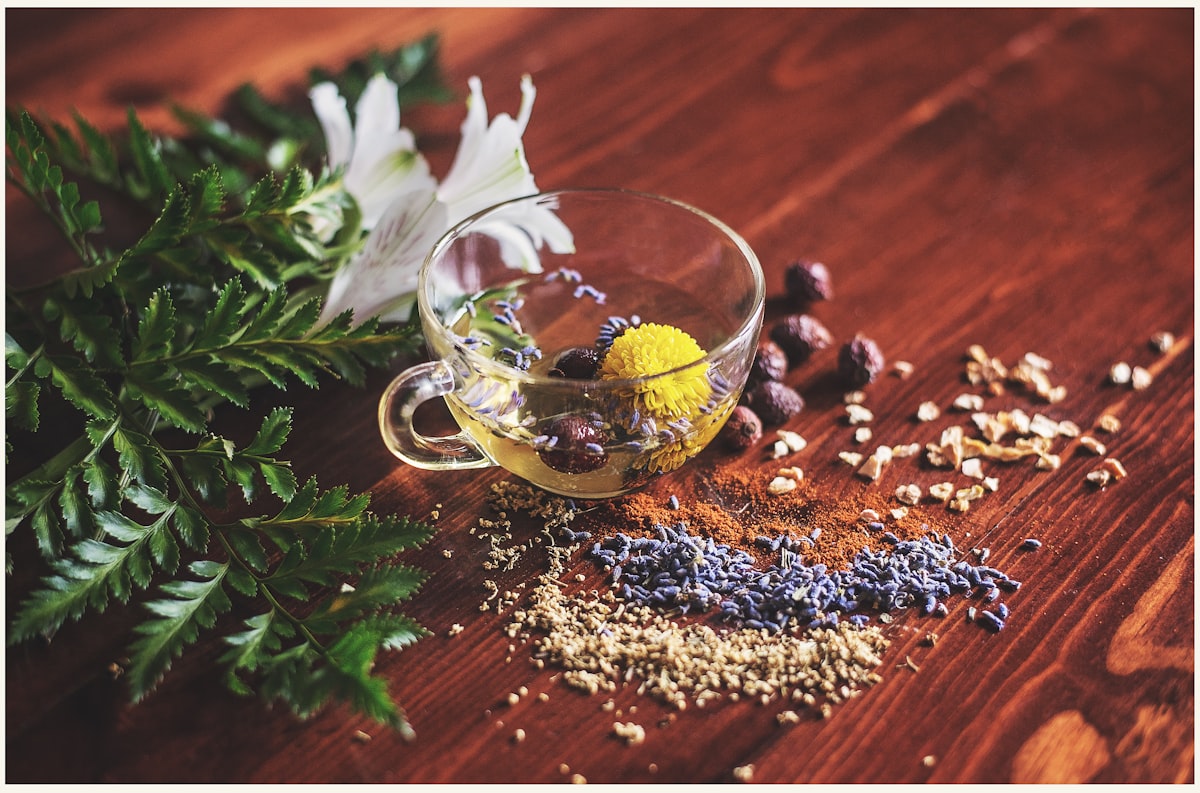 Ginseng and adaptogenic herb ingredients for men's vitality